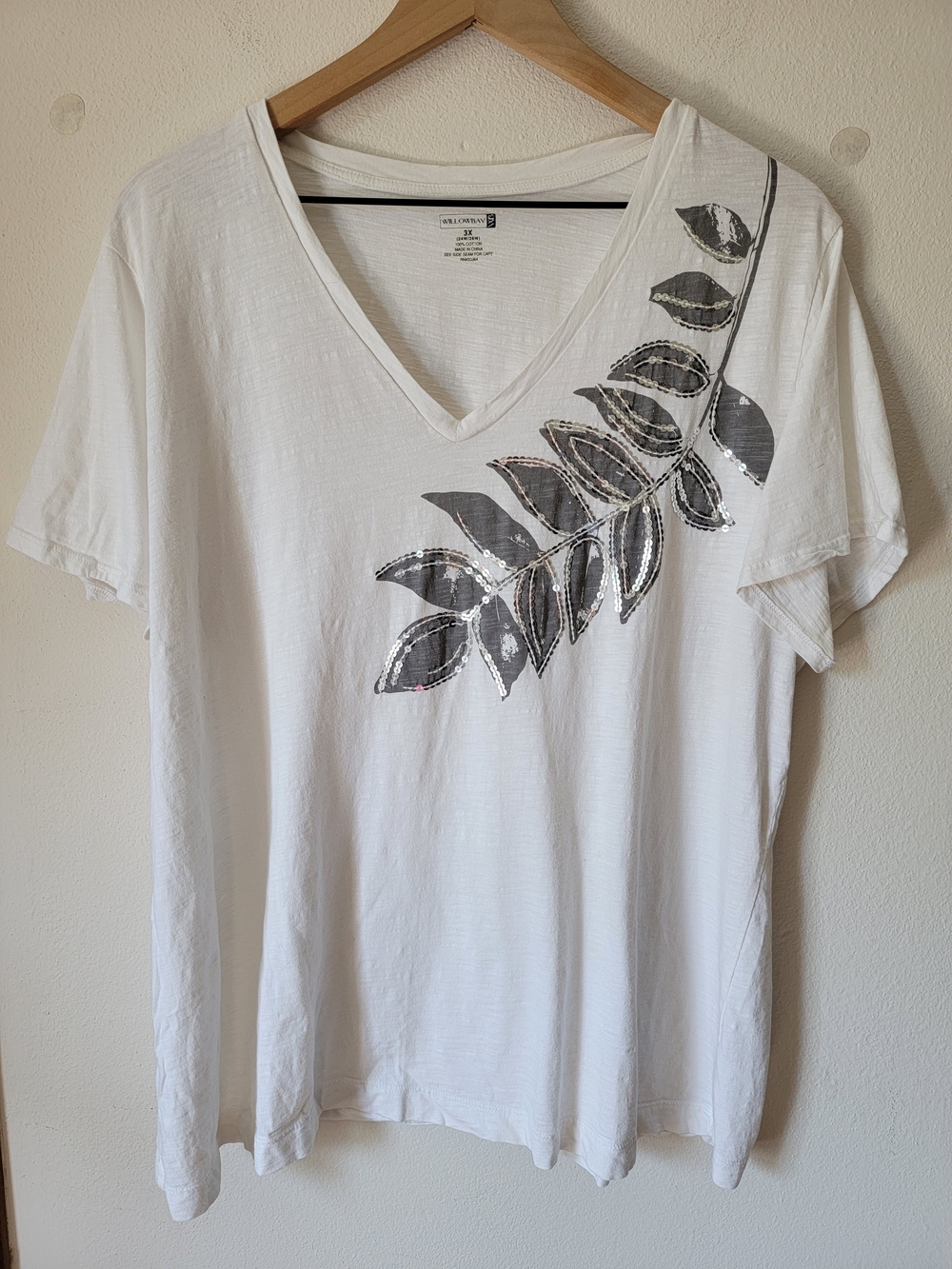 White V-Neck Tee with Silver Leaf Sequin Detail 100% Cotton Sz 3X